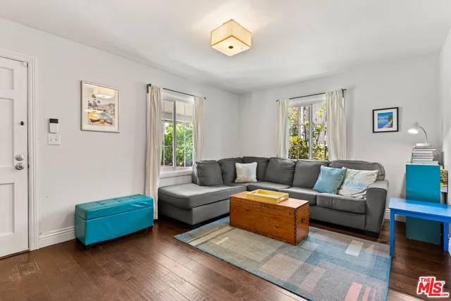 $1,299,000 | 8012 Kittyhawk Avenue, Los Angeles, CA 90045