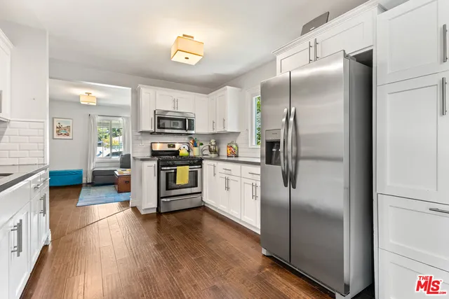 $1,299,000 | 8012 Kittyhawk Avenue, Los Angeles, CA 90045