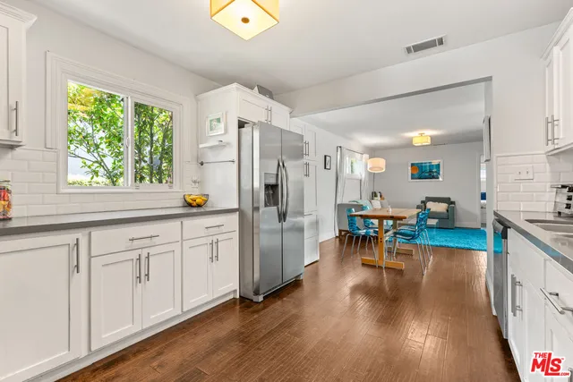 $1,299,000 | 8012 Kittyhawk Avenue, Los Angeles, CA 90045