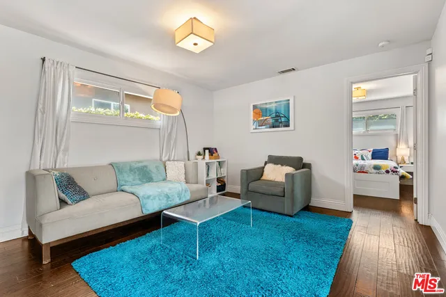 $1,299,000 | 8012 Kittyhawk Avenue, Los Angeles, CA 90045