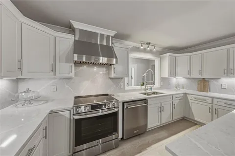 $850,000 | 6717 Cardinal Drive South, St. Petersburg, FL 33707