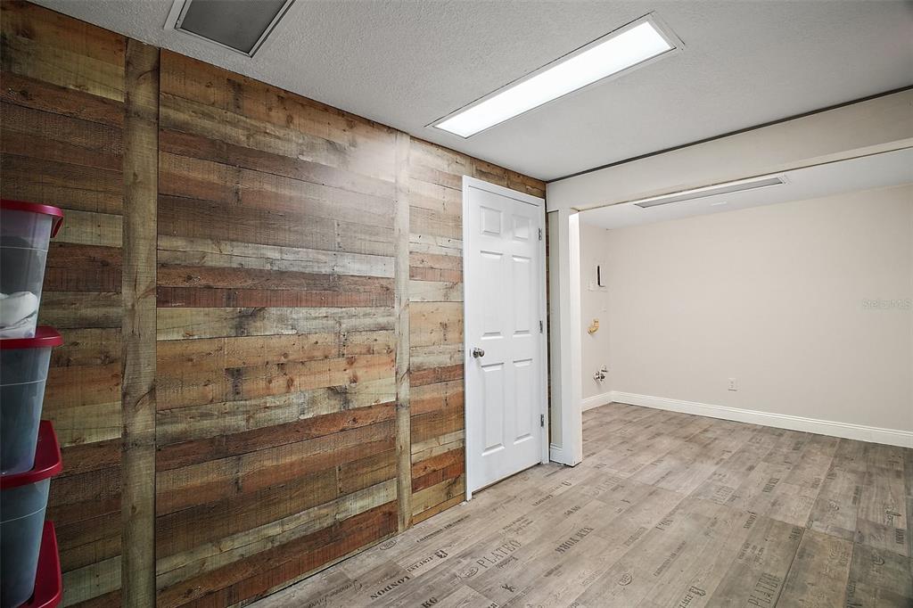 3101 Kurt Street Eustis, FL 32726 - Photo 27 of 43 a room with walk in closet