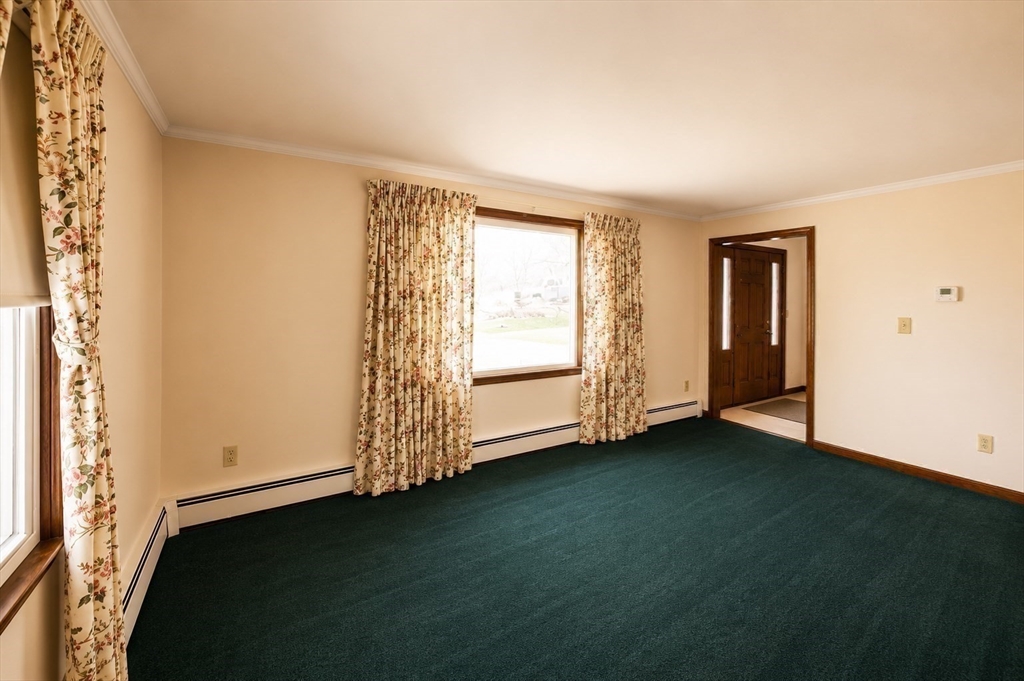 42 Stowe Road Grafton, MA 01519 - Photo 8 of 36 Gallery Image 8