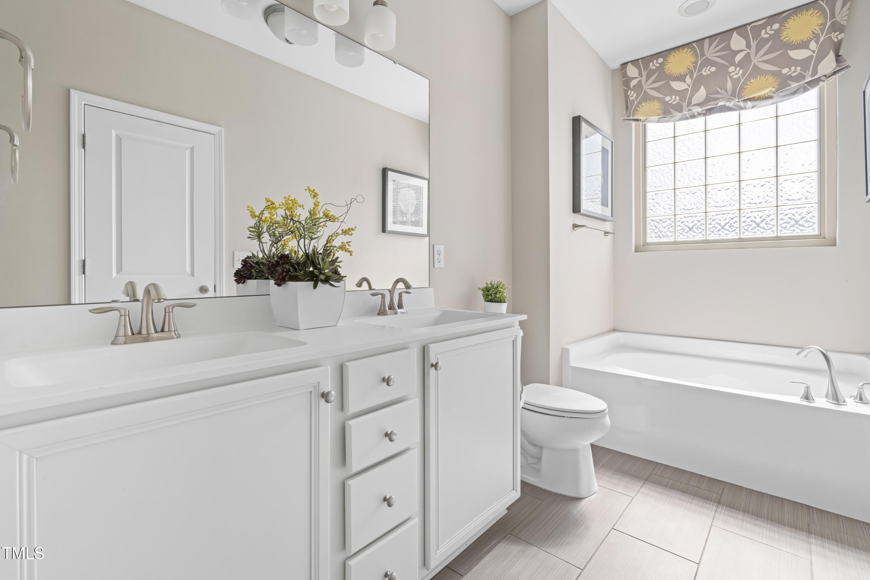 761 Wickham Ridge Road Apex, NC 27539 - Photo 18 of 28 Primary Bath