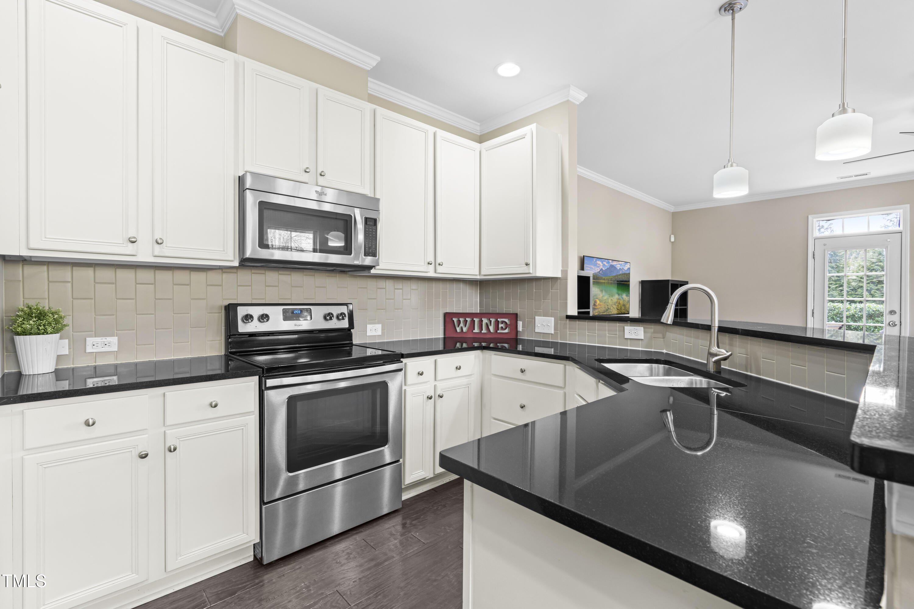 761 Wickham Ridge Road Apex, NC 27539 - Photo 3 of 28 Kitchen