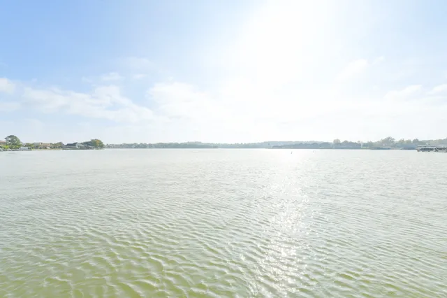 $950,000 | 309 Harbor Circle, Montgomery, TX 77356