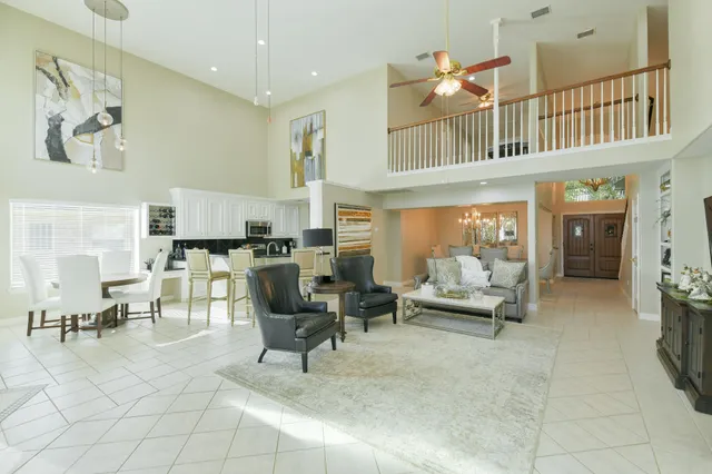 $950,000 | 309 Harbor Circle, Montgomery, TX 77356