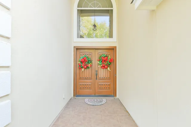 $950,000 | 309 Harbor Circle, Montgomery, TX 77356