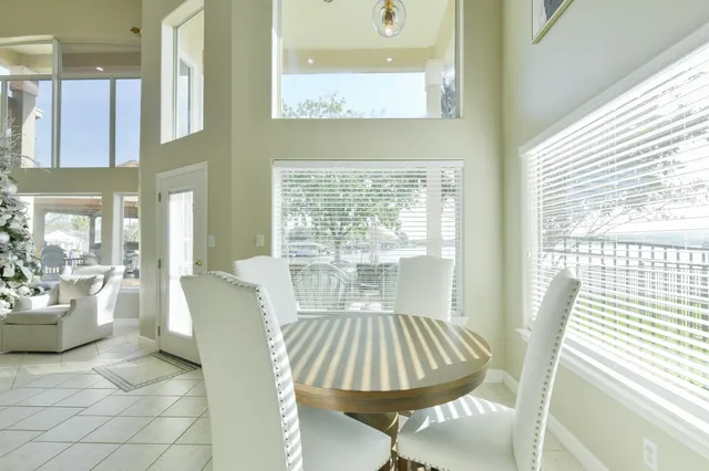 $950,000 | 309 Harbor Circle, Montgomery, TX 77356