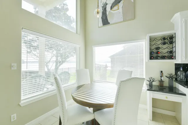 $950,000 | 309 Harbor Circle, Montgomery, TX 77356