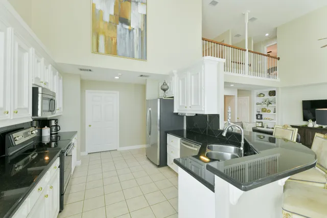 $950,000 | 309 Harbor Circle, Montgomery, TX 77356