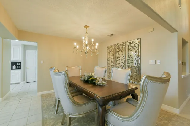 $950,000 | 309 Harbor Circle, Montgomery, TX 77356