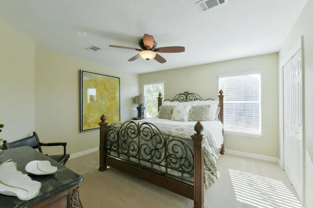 $950,000 | 309 Harbor Circle, Montgomery, TX 77356