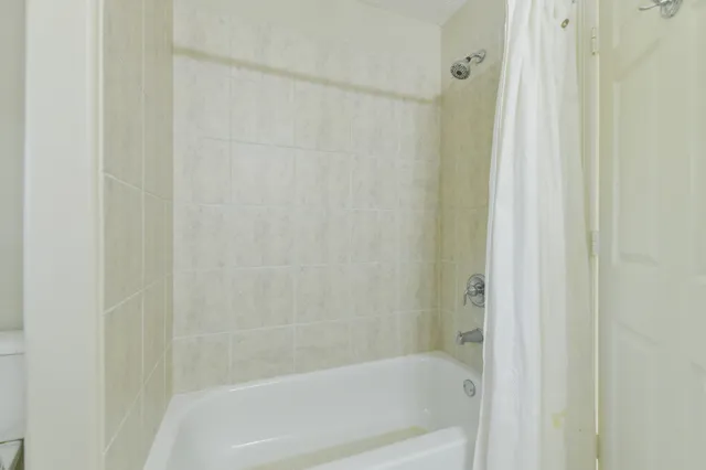 $950,000 | 309 Harbor Circle, Montgomery, TX 77356