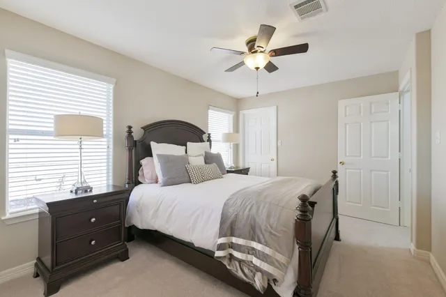 $950,000 | 309 Harbor Circle, Montgomery, TX 77356