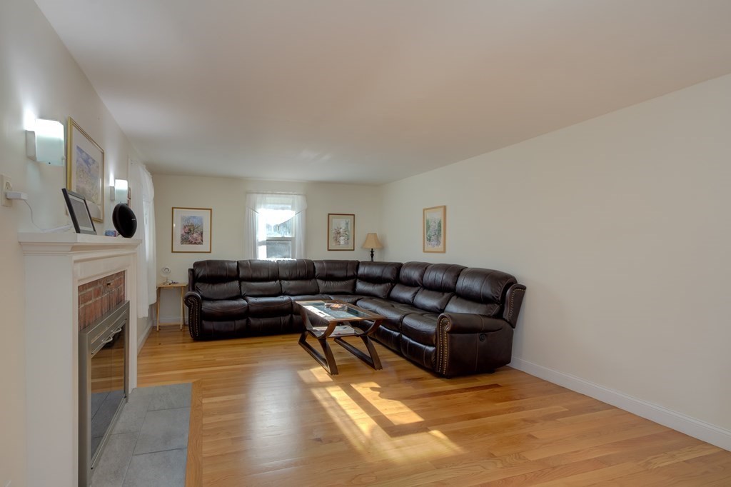 31 Roosevelt Road Newton, MA 02459 - Photo 11 of 39