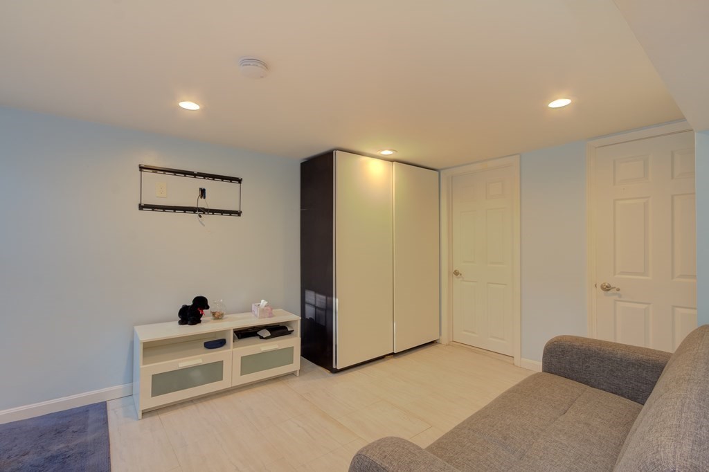 31 Roosevelt Road Newton, MA 02459 - Photo 23 of 39