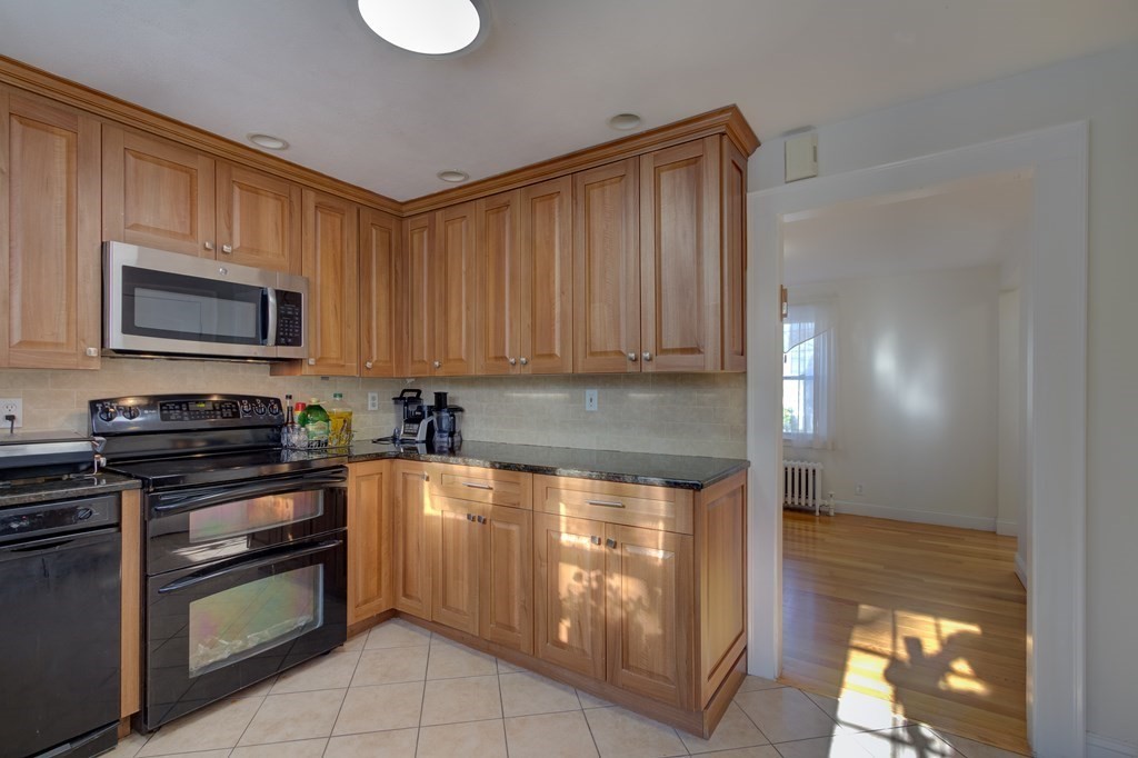 31 Roosevelt Road Newton, MA 02459 - Photo 4 of 39