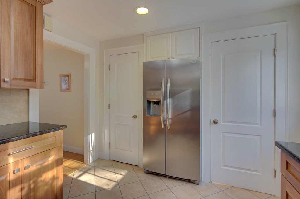 31 Roosevelt Road Newton, MA 02459 - Photo 6 of 39