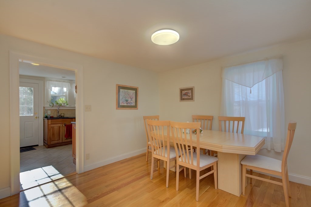 31 Roosevelt Road Newton, MA 02459 - Photo 8 of 39