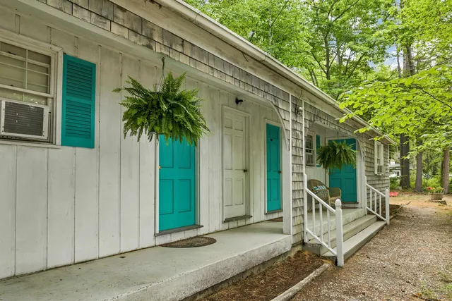 $2,300,000 | 19 Gov Wentworth Highway, Tuftonboro, NH 03894