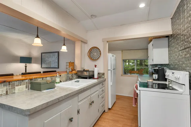 $2,300,000 | 19 Gov Wentworth Highway, Tuftonboro, NH 03894