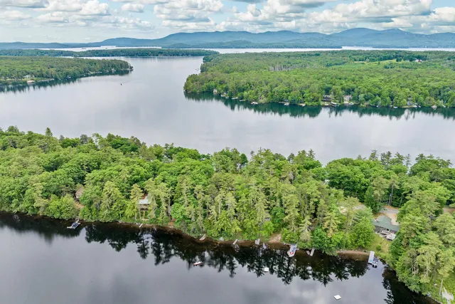 $2,300,000 | 19 Gov Wentworth Highway, Tuftonboro, NH 03894