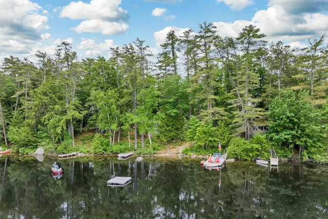 $2,300,000 | 19 Gov Wentworth Highway, Tuftonboro, NH 03894