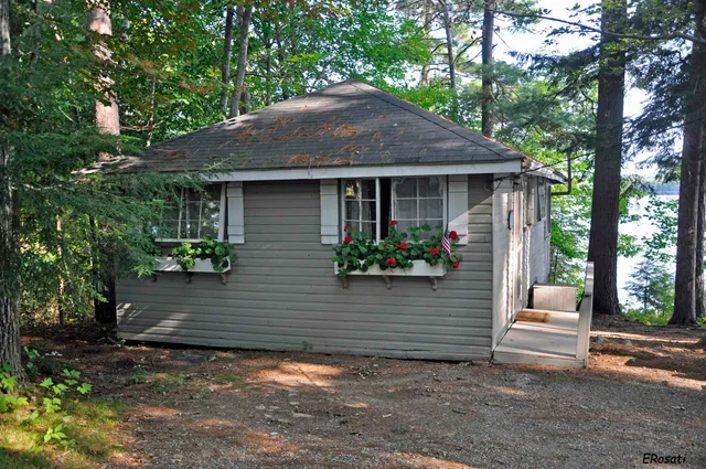 $2,300,000 | 19 Gov Wentworth Highway, Tuftonboro, NH 03894