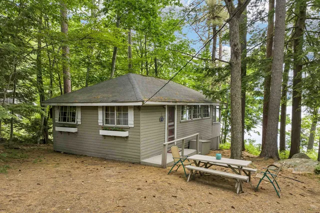 $2,300,000 | 19 Gov Wentworth Highway, Tuftonboro, NH 03894