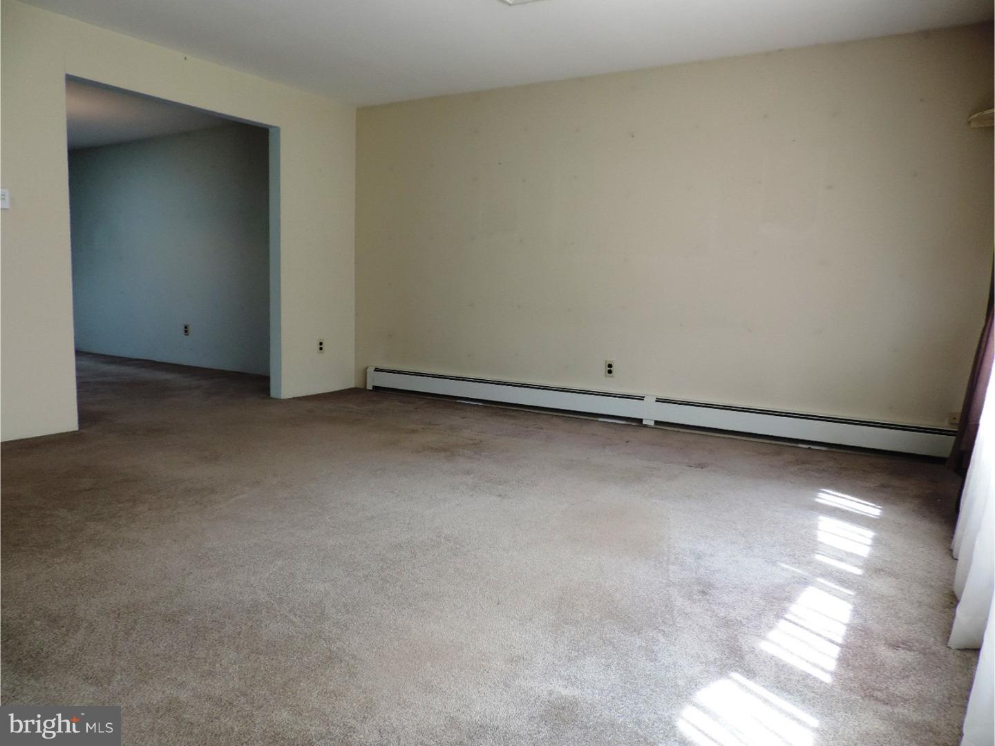 4714 Yates Road Bensalem, PA 19020 - Photo 11 of 23 Living Room