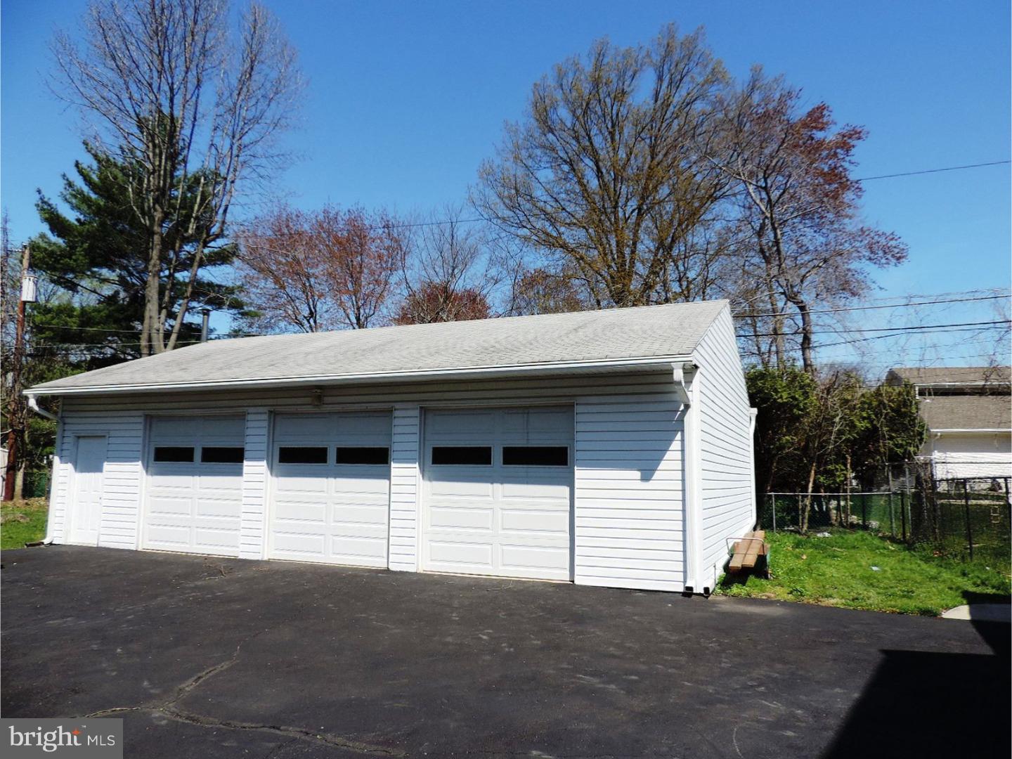 4714 Yates Road Bensalem, PA 19020 - Photo 4 of 23 Garage