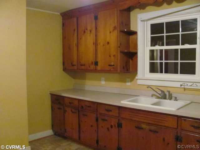 4725 Cooks Road Richmond, VA 23224 - Photo 4 of 7 Kitchen - Newer Tilt-in Windows
