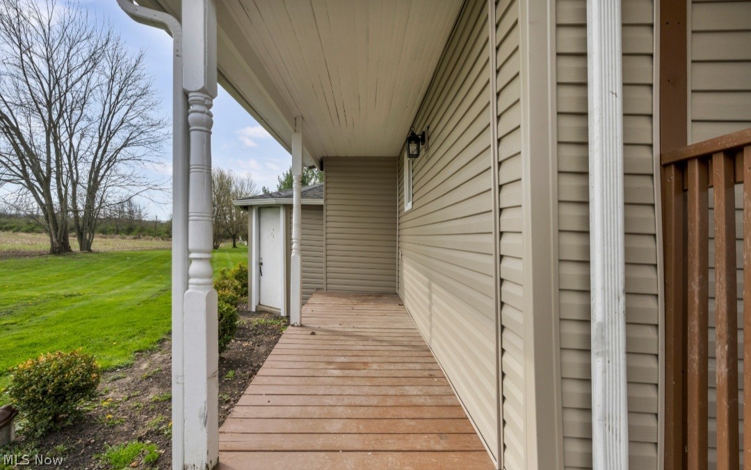 15593 Franchester Road Burbank, OH 44214 - Photo 5 of 25