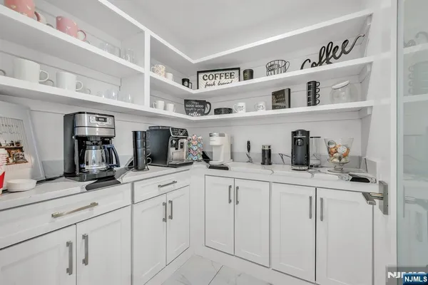 $2,950,000 | 315 Freemans Lane, Franklin Lakes, NJ 07417