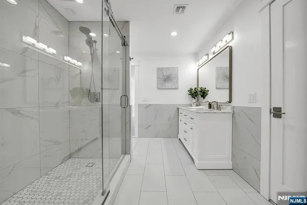 $2,950,000 | 315 Freemans Lane, Franklin Lakes, NJ 07417