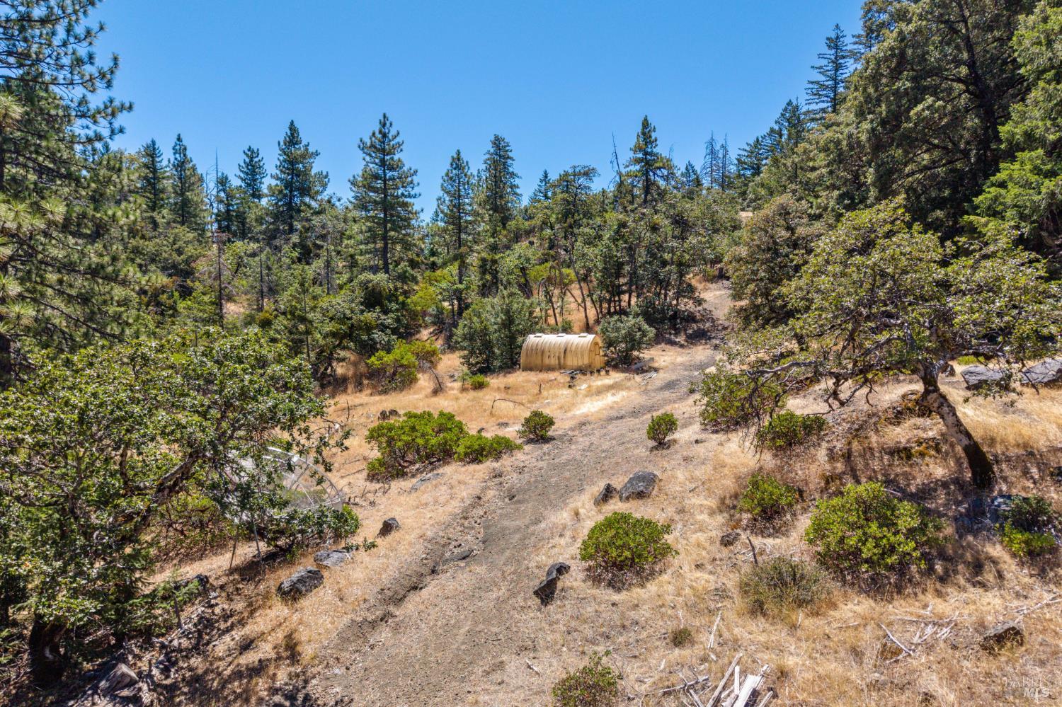 6010 Fitzhugh Road Laytonville, CA 95454 - Photo 27 of 30 Gallery Image 27