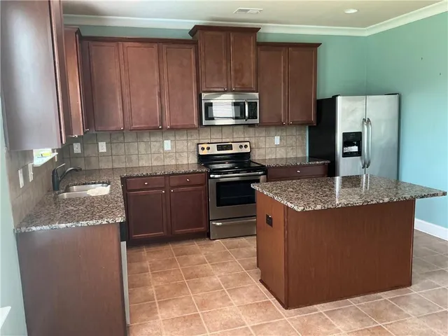 $2,400 | 1205 Pebble Rock Road, Hampton, GA 30228