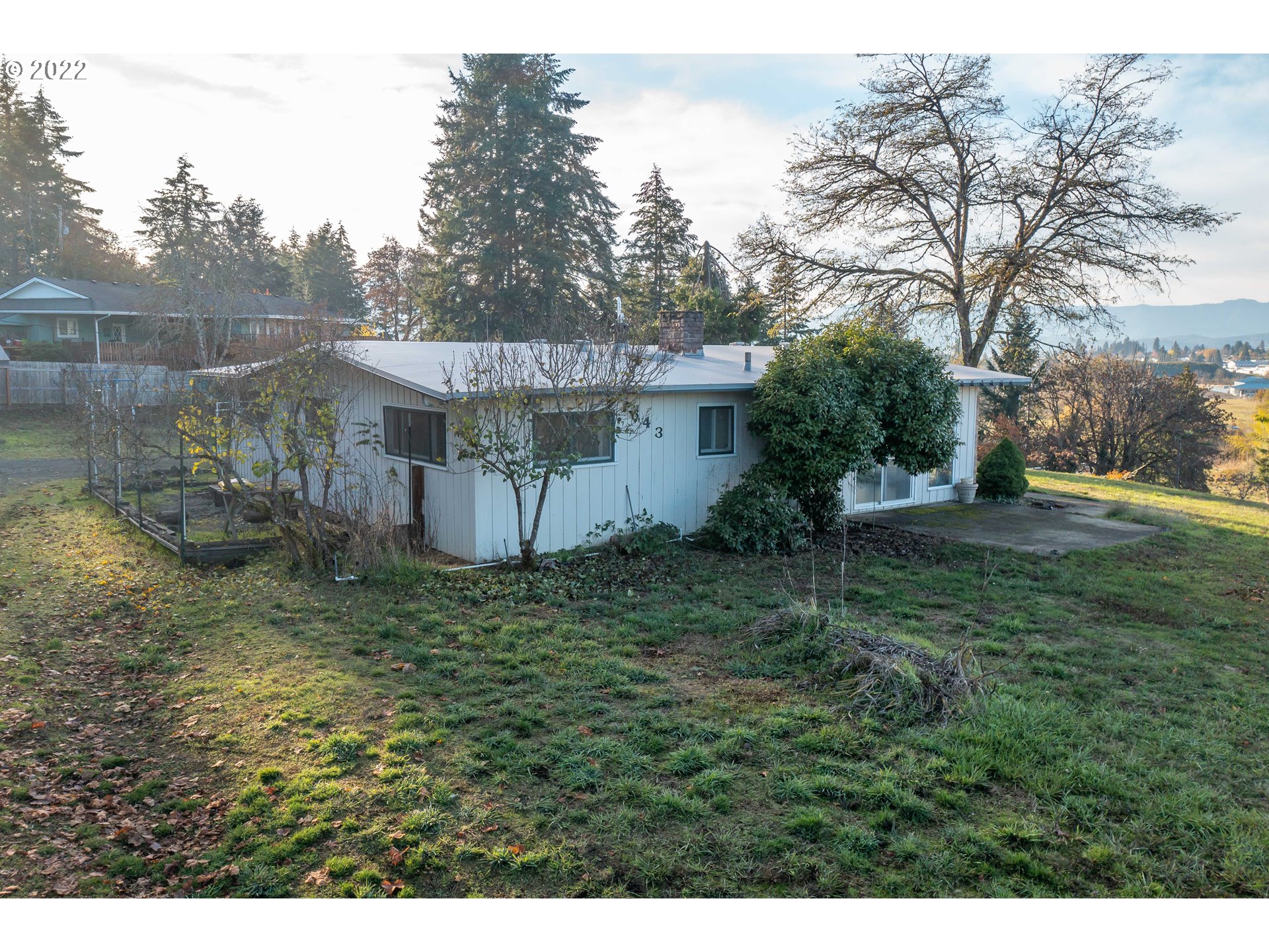 643 South State Street Sutherlin, OR 97479 - Photo 24 of 32 a view of a barn in the middle of a yard