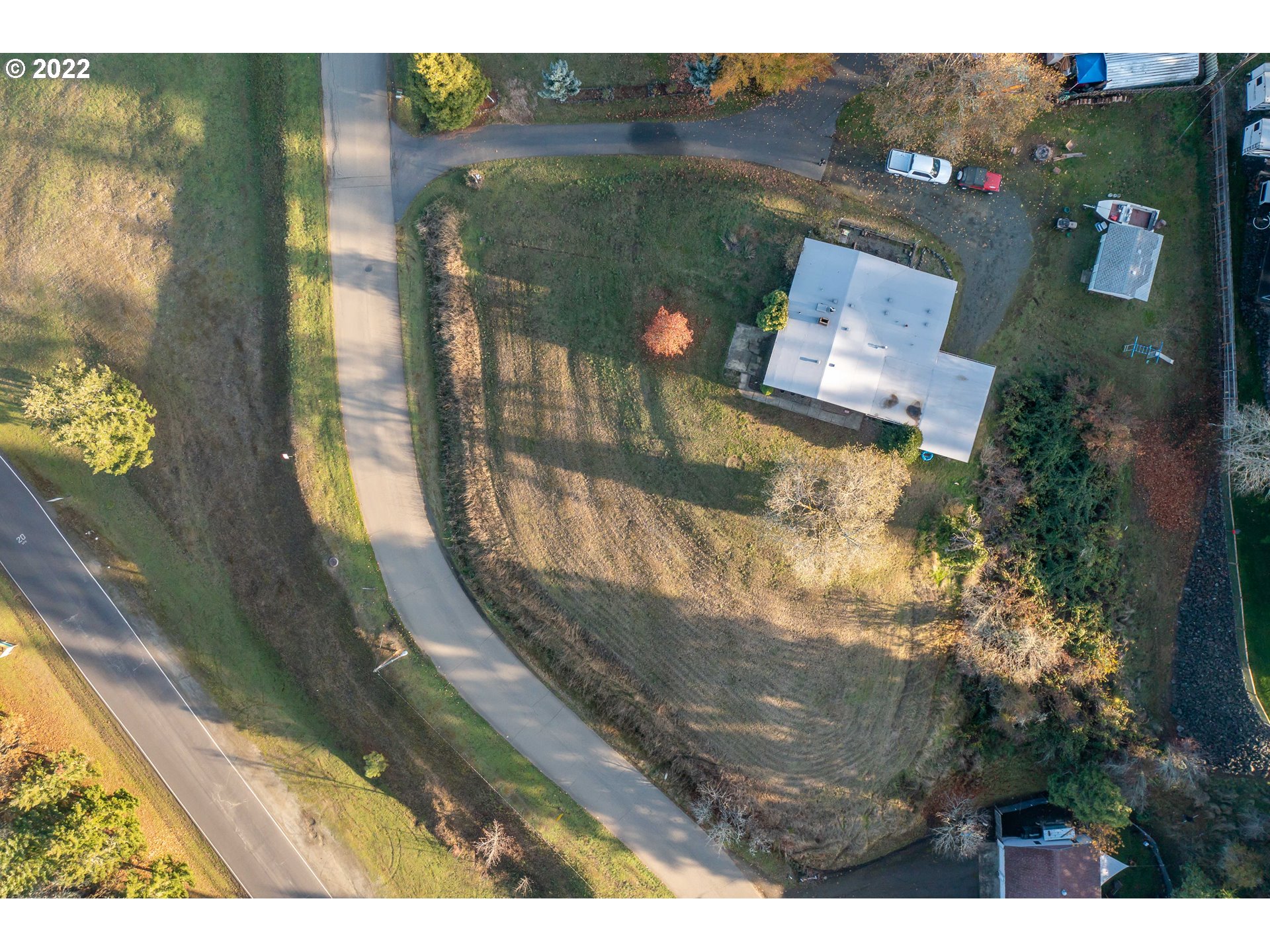 643 South State Street Sutherlin, OR 97479 - Photo 32 of 32 a view of a lake from a balcony