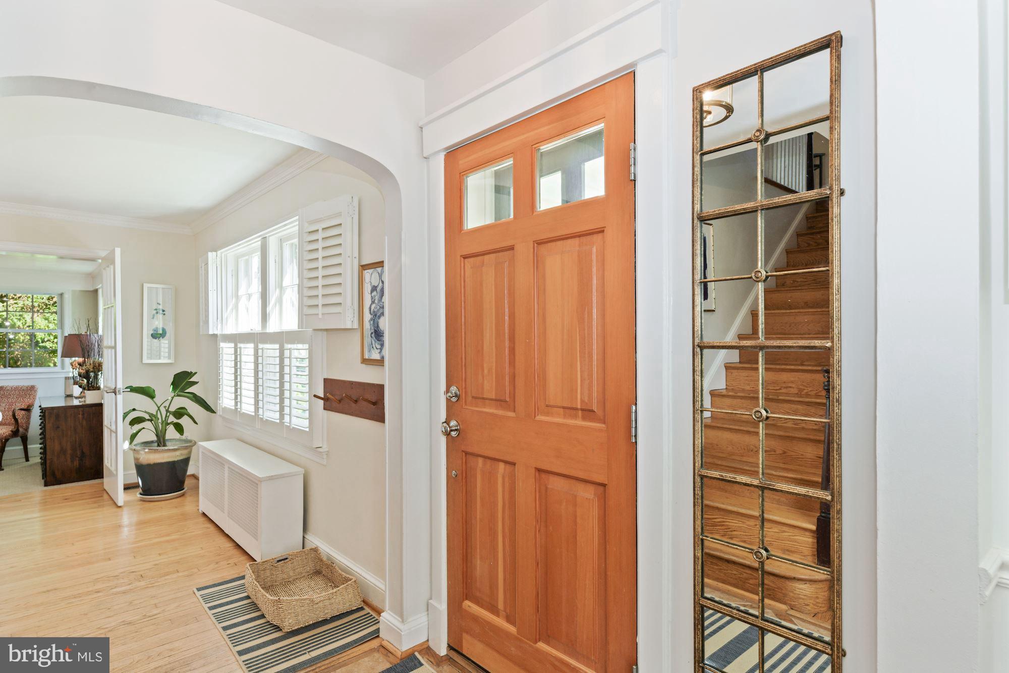 4717 24th Road North Arlington, VA 22207 - Photo 4 of 55 Entry Foyer