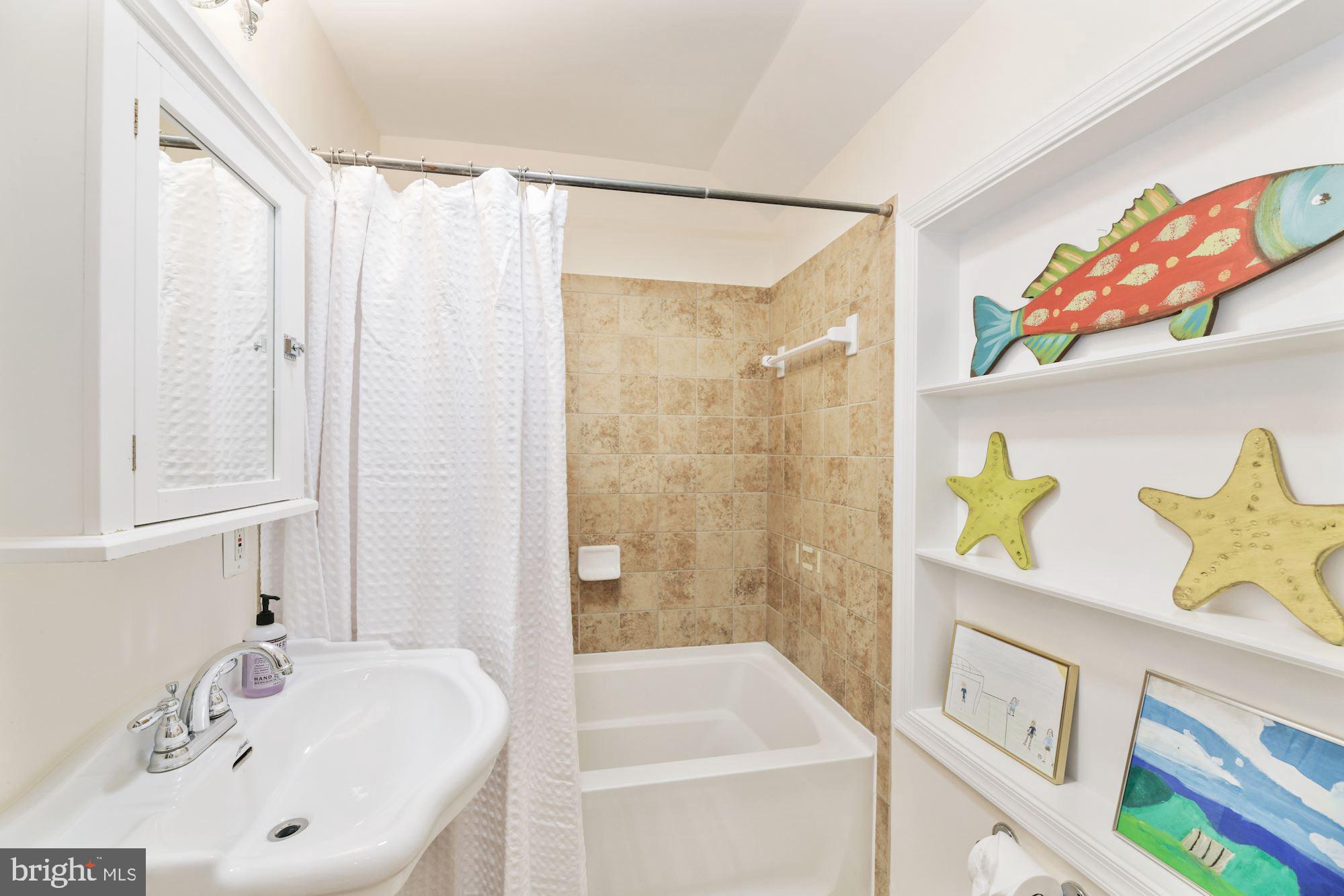 4717 24th Road North Arlington, VA 22207 - Photo 42 of 55 Hall Bath