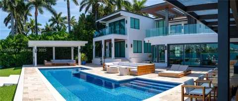 $22,500,000 | 327 East Rivo Alto Drive, Miami Beach, FL 33139