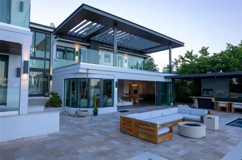 $22,500,000 | 327 East Rivo Alto Drive, Miami Beach, FL 33139