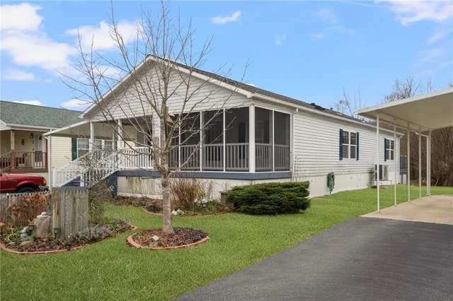 $325,000 | 3 Blackbird Court, Tiverton, RI 02878