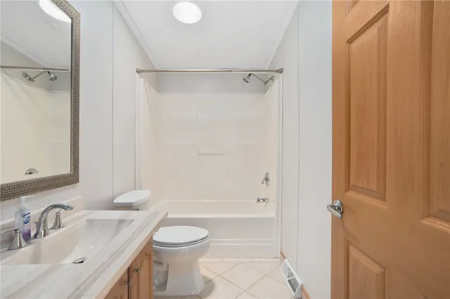 $325,000 | 3 Blackbird Court, Tiverton, RI 02878