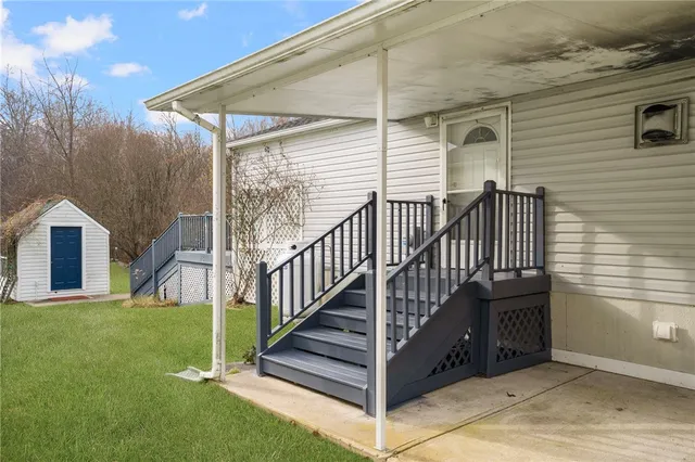 $325,000 | 3 Blackbird Court, Tiverton, RI 02878