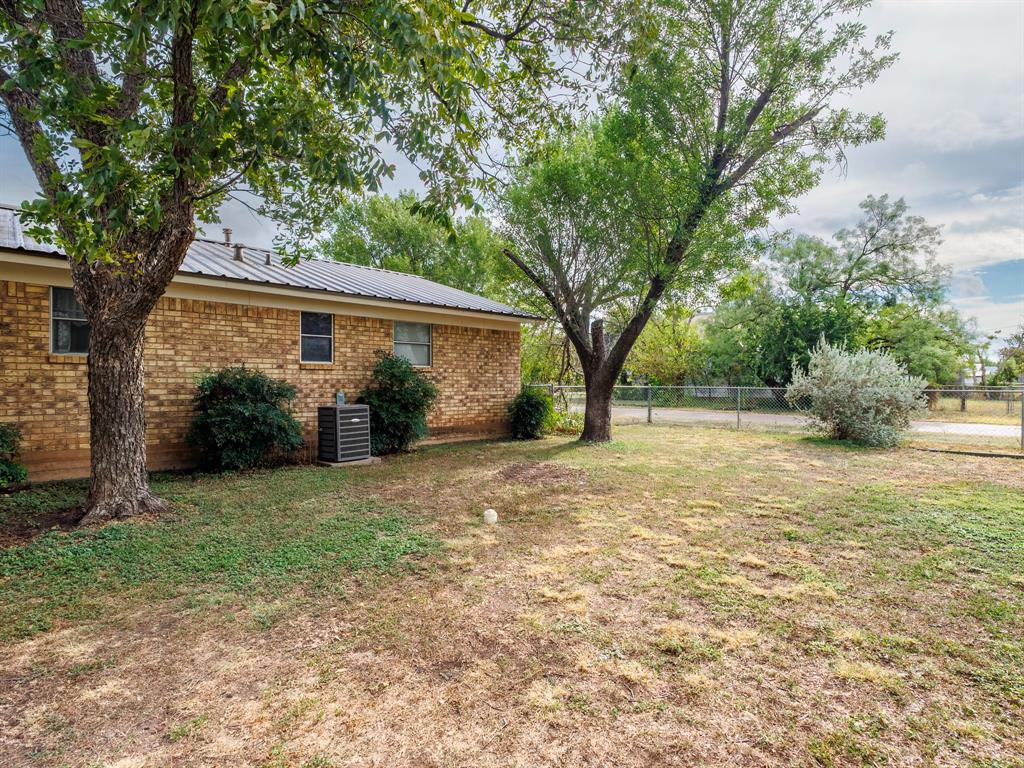 1201 North 10th Street Ballinger, TX 76821 - Photo 34 of 40 Gallery Image 34