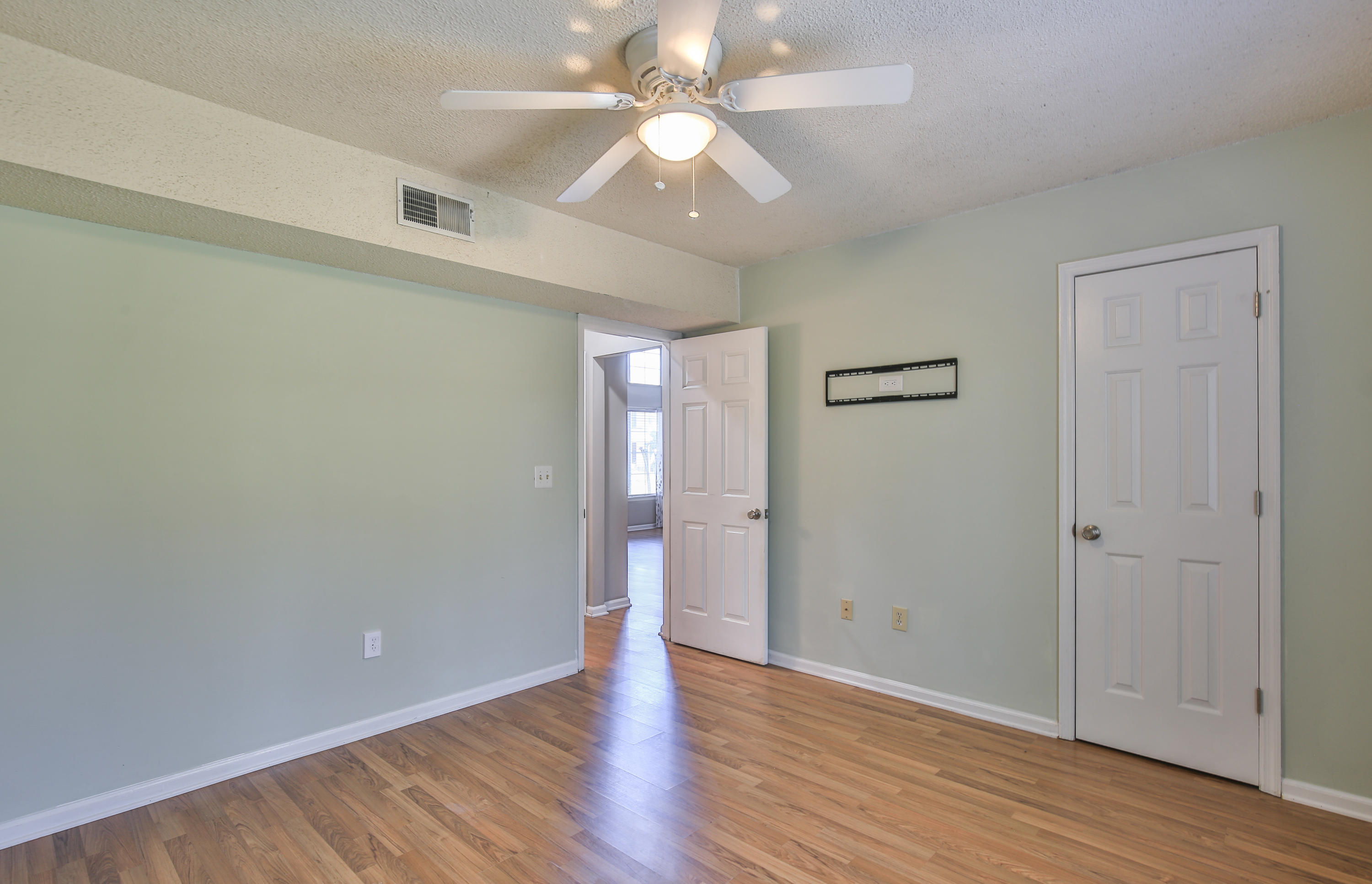 508 Castle Hall Road Mount Pleasant, SC 29464 - Photo 12 of 34 7B1A1184