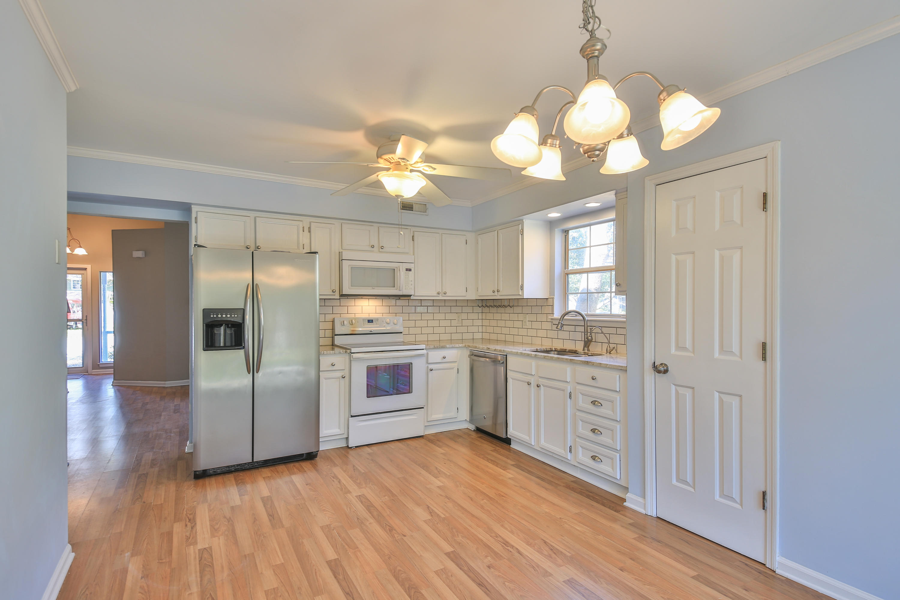 508 Castle Hall Road Mount Pleasant, SC 29464 - Photo 9 of 34 7B1A1150